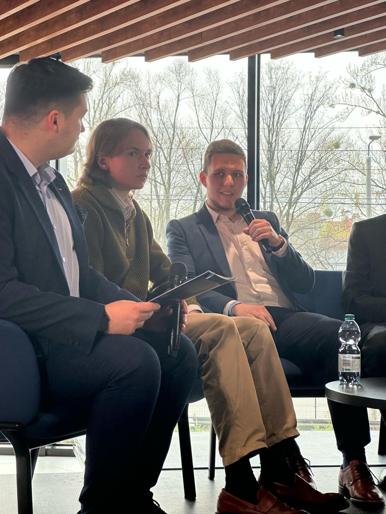 Holistic Talk 2025 photo 3